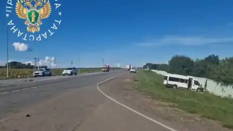 автобус в кювете