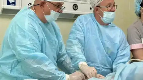 Эндовенозную лазерную коагуляцию (ЭВЛК) подростку в амбулаторных условиях в Казани