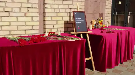 Мемориал в честь погибших при атаке БПЛА в Нижнекамске