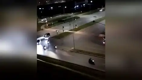 питбайкеры ночью гоняют по Нижнекамску