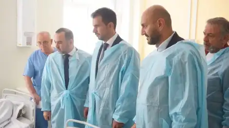 делегация турецкого посольства навещает соотечественника