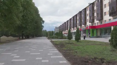 Школьный бульвар в Нижнекамске рядом с парком Пушкина