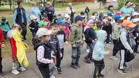 дети веселятся на улице