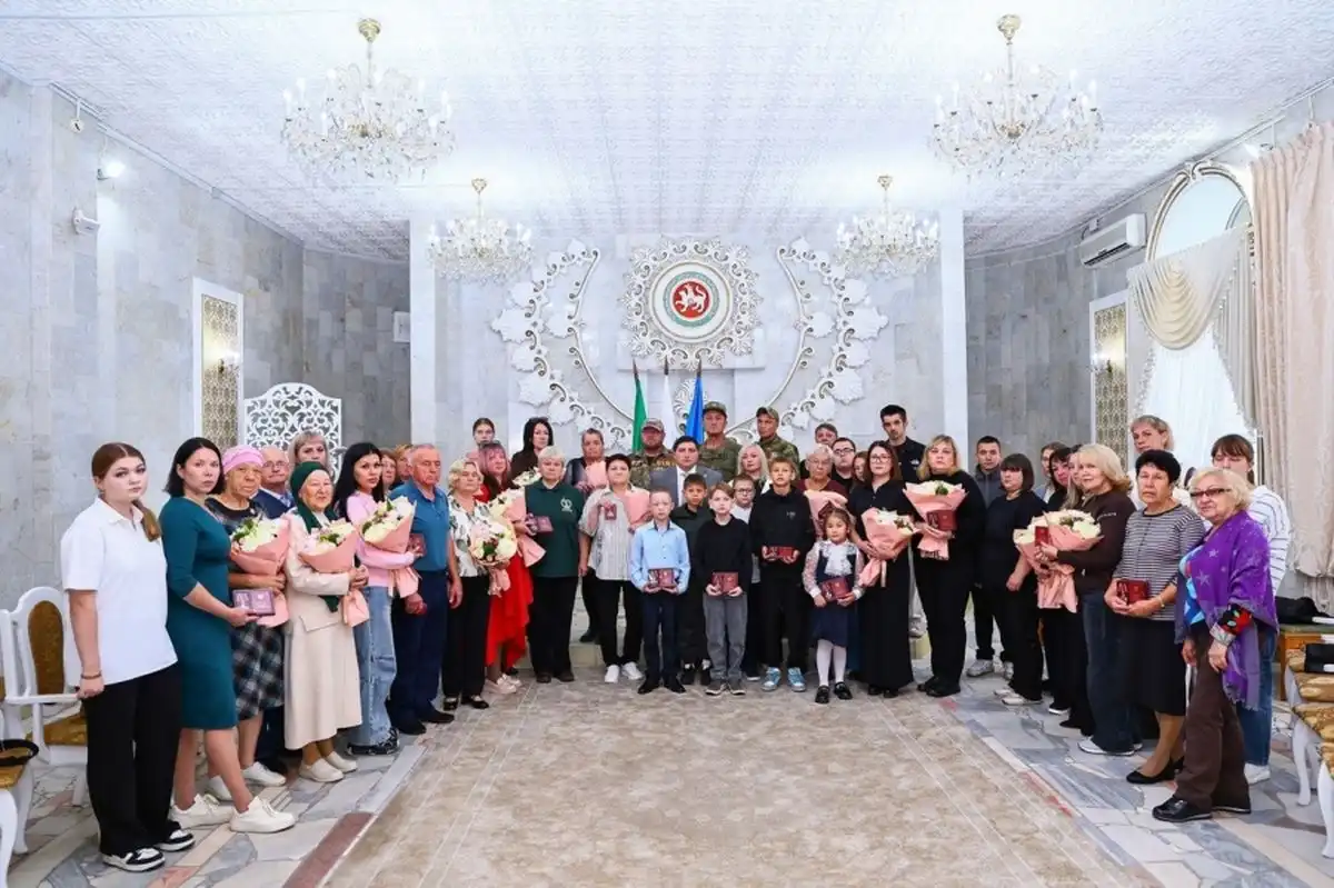 вручение наград семьям погибших солдат