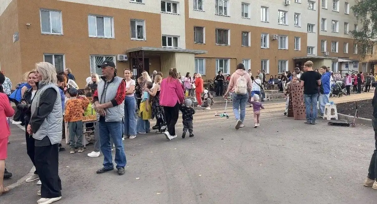 нижнекамцы на празднике двора на Вокзальной 6