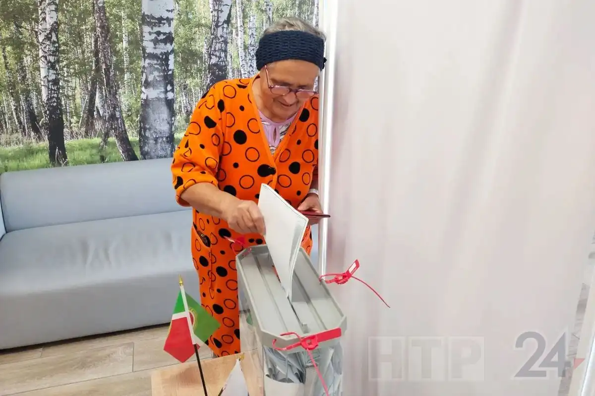 пациентка стационара голосует