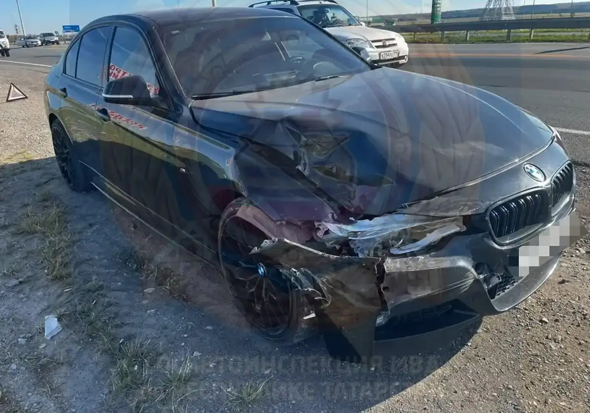 Попавший в ДТП BMW в Тукаевском районе Татарстана