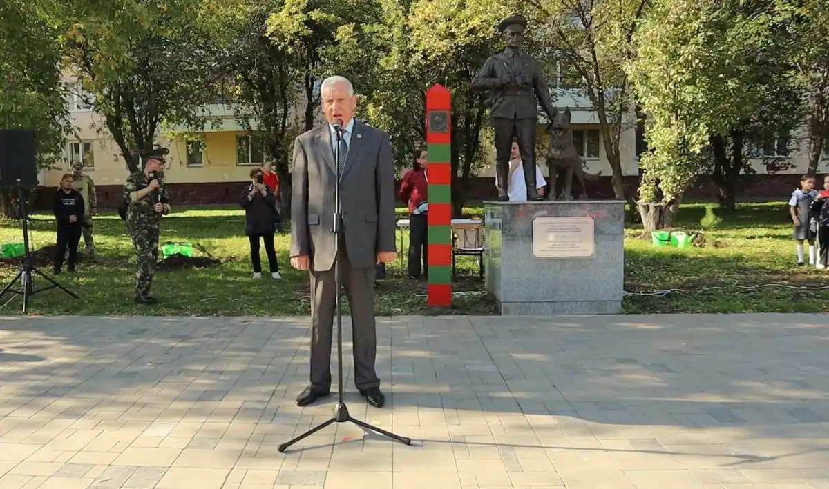 Григорий Китанов на митинге в память Никиты Кайманова
