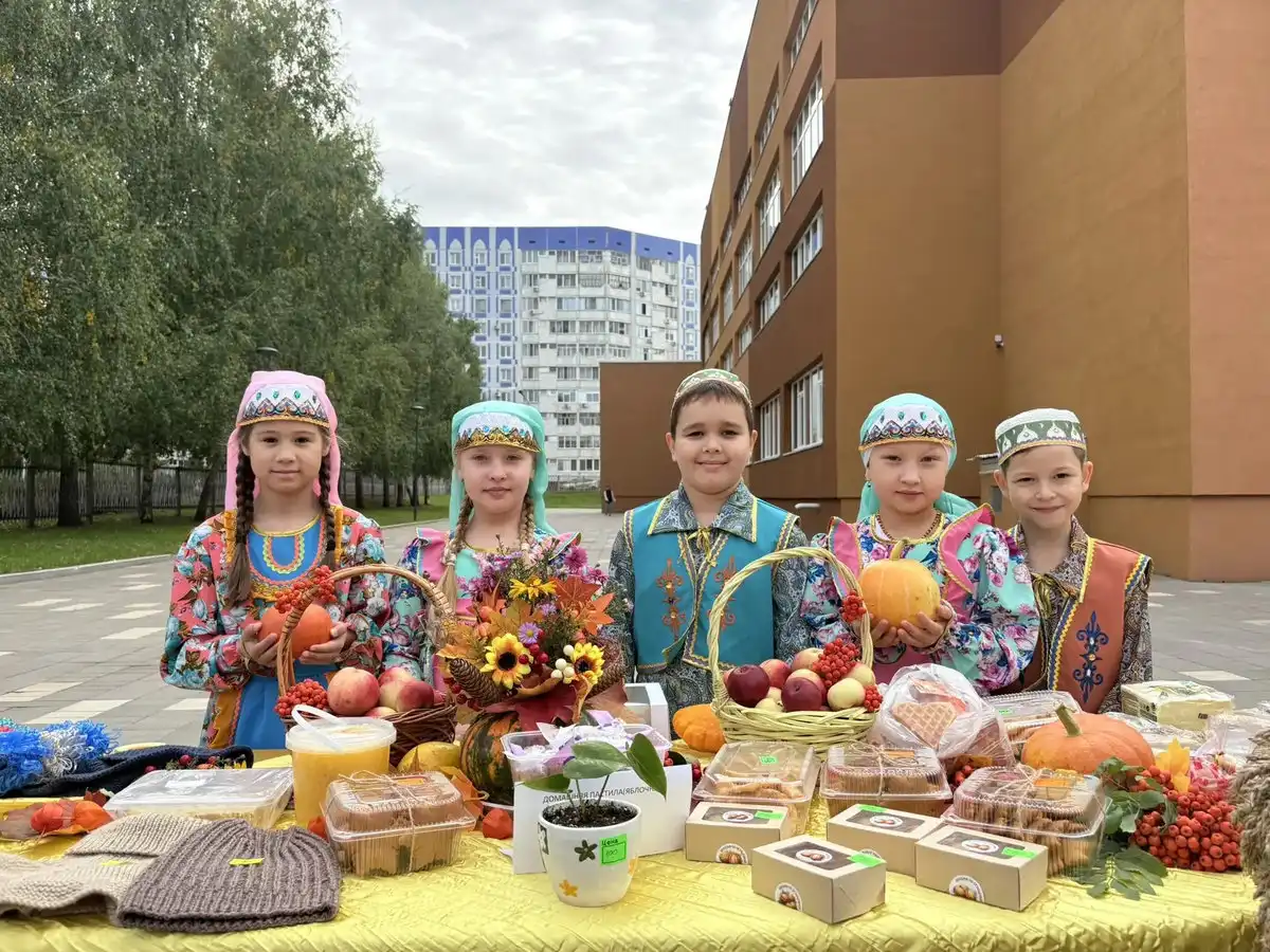 благотворительная ярмарка в день выборов во 2 гимназии Нижнекамска