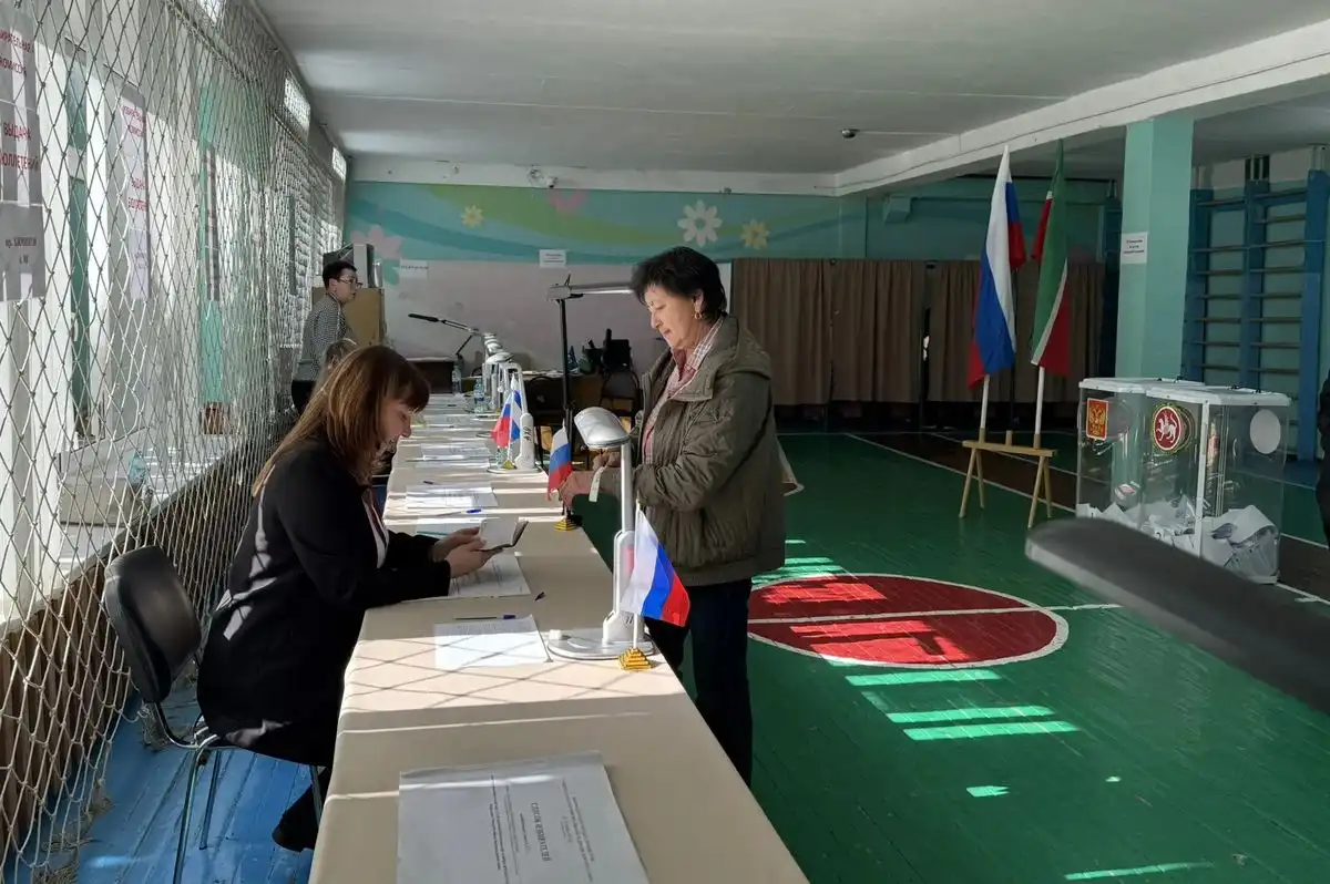 женщина на избирательном участке в Нижнекамске