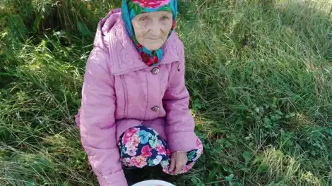 96-летняя бабушка из Тукаевского района собирает грибы и ягоды