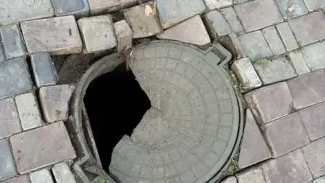 яма в парке Семья Нижнекамска