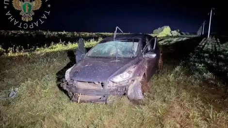 автомобиль в кювете
