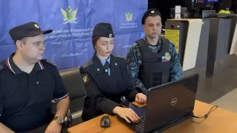 В аэропорту Казани судебные приставы провели акцию для должников перед вылетом за рубеж