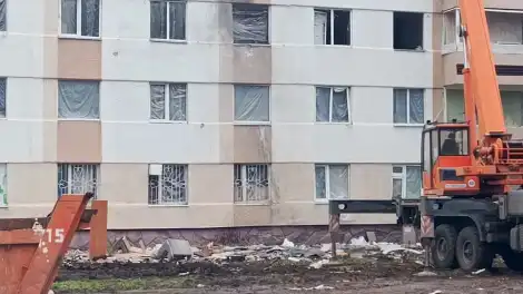 Пострадавший после атаки БПЛА дом на проспекте Шинников в Нижнекамске