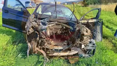 разбитый BMW после ДТП