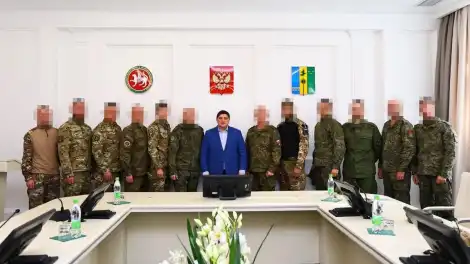 Беляев вручил благодарности бойцам из МОГ