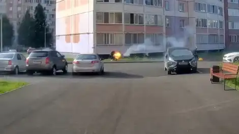 горит аккумулятор у дома Сююмбике 9