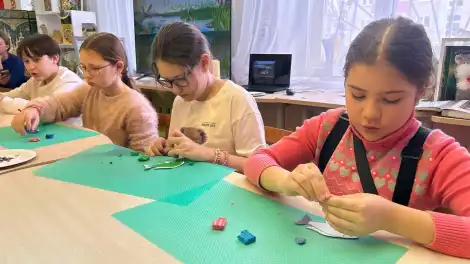 дети мастерят