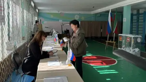 женщина на избирательном участке в Нижнекамске