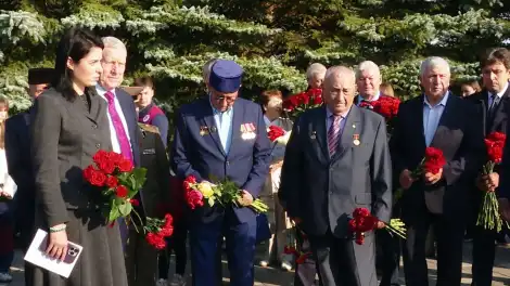 возложение цветов