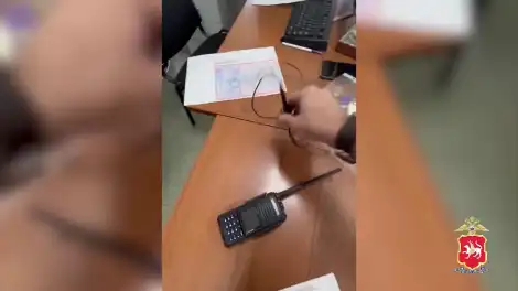 Рация которую водитель взял на экзамен по ПДД в Казани