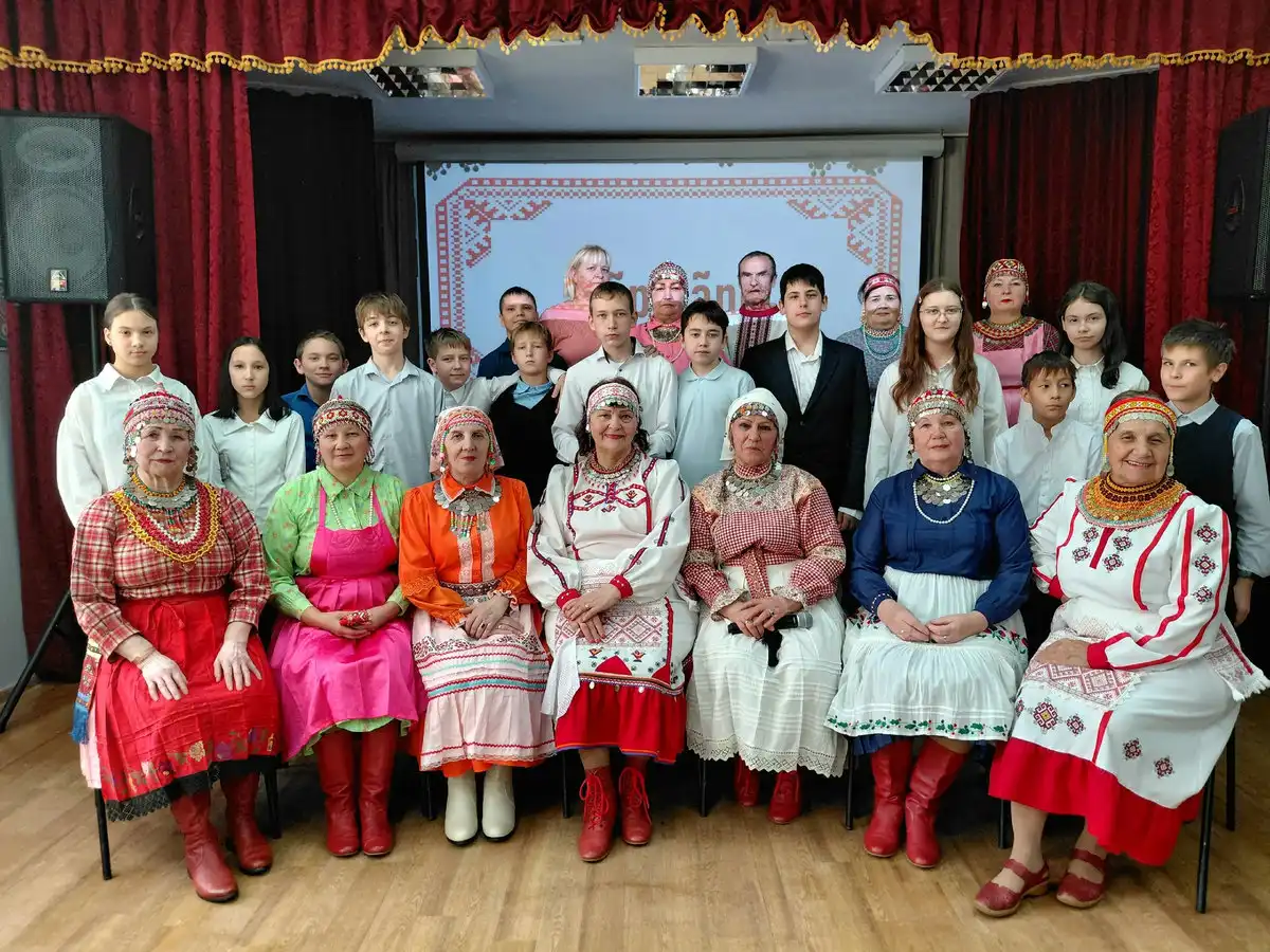 фото на память после завершения чувашского праздника Кер сари в Доме дружбы народов Нижнекамска