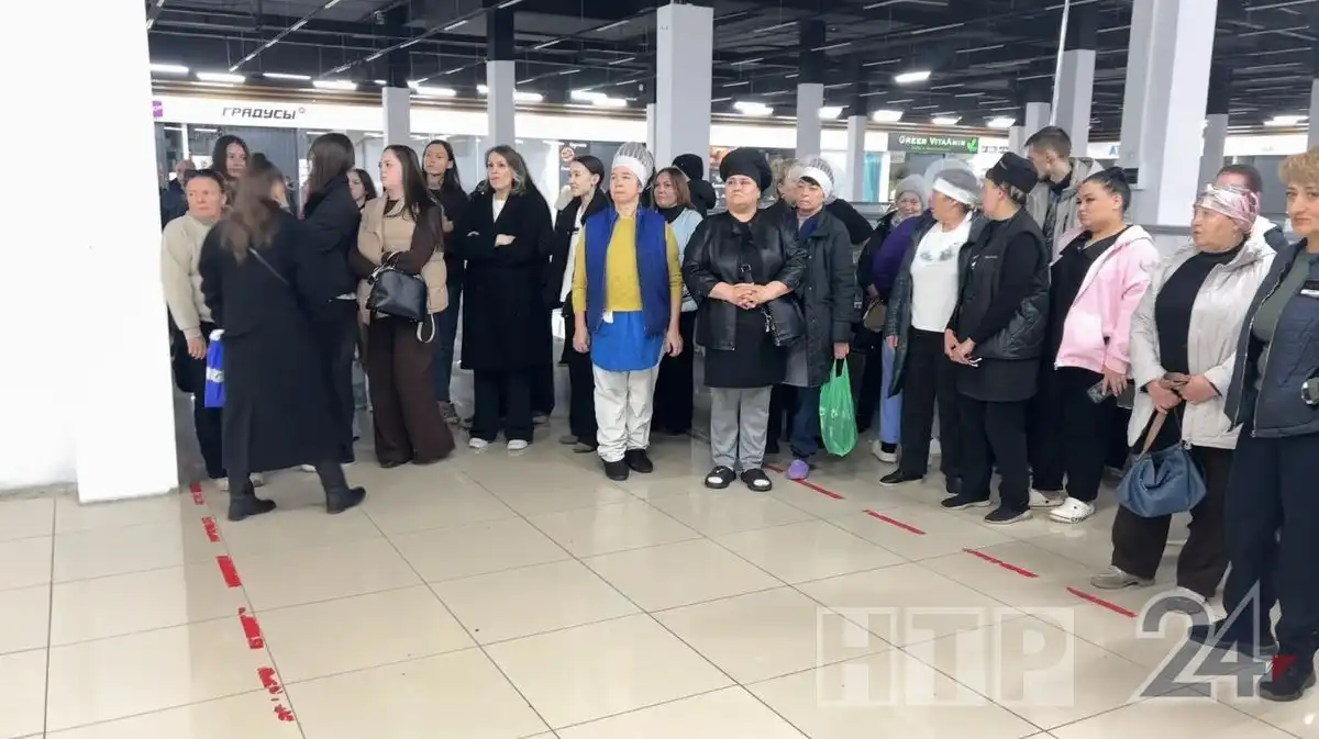 посетители и персонал в ТЦ Рамус Молл