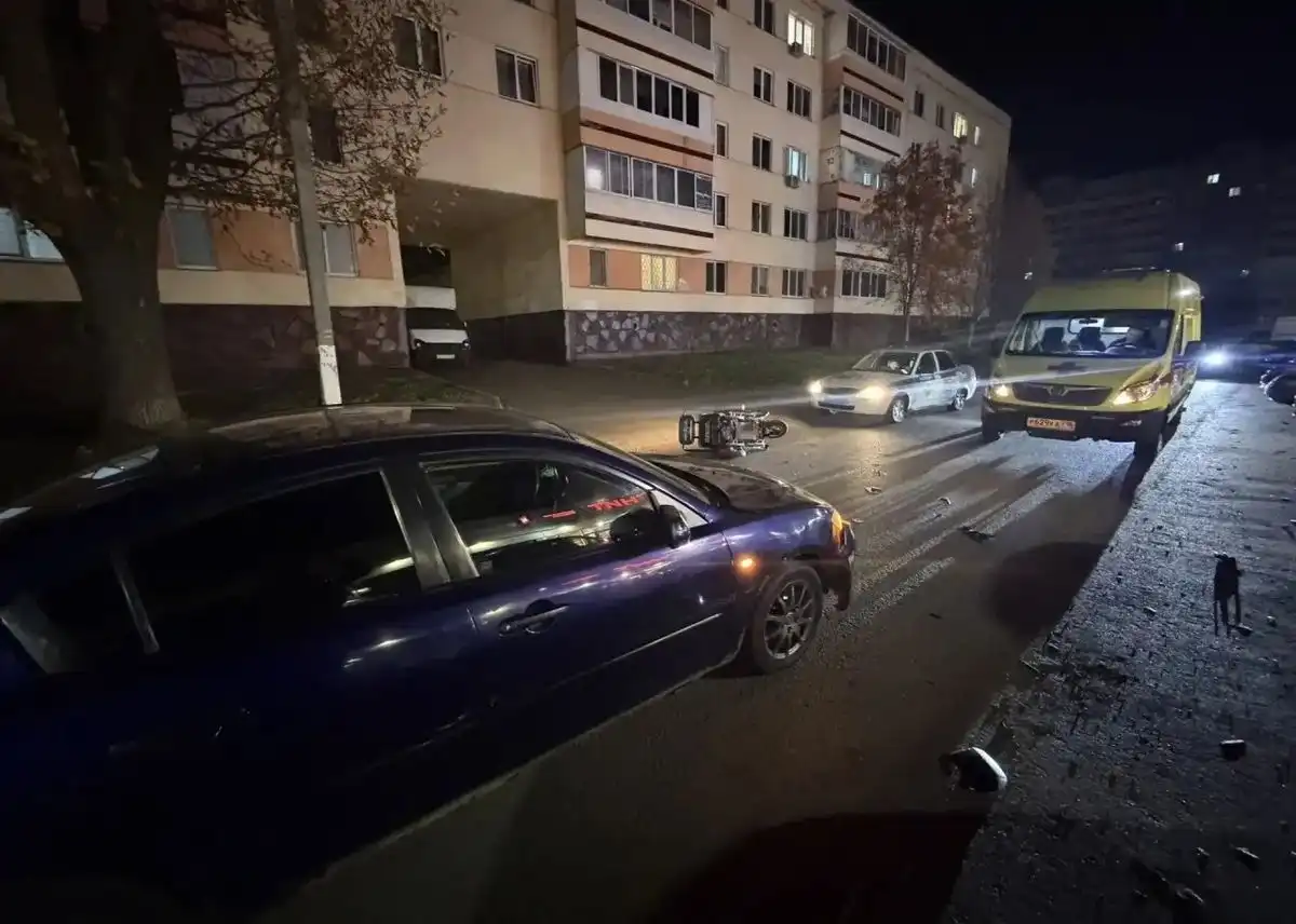 ДТП трицикл и Мазда в Нижнекамске на Корабельной