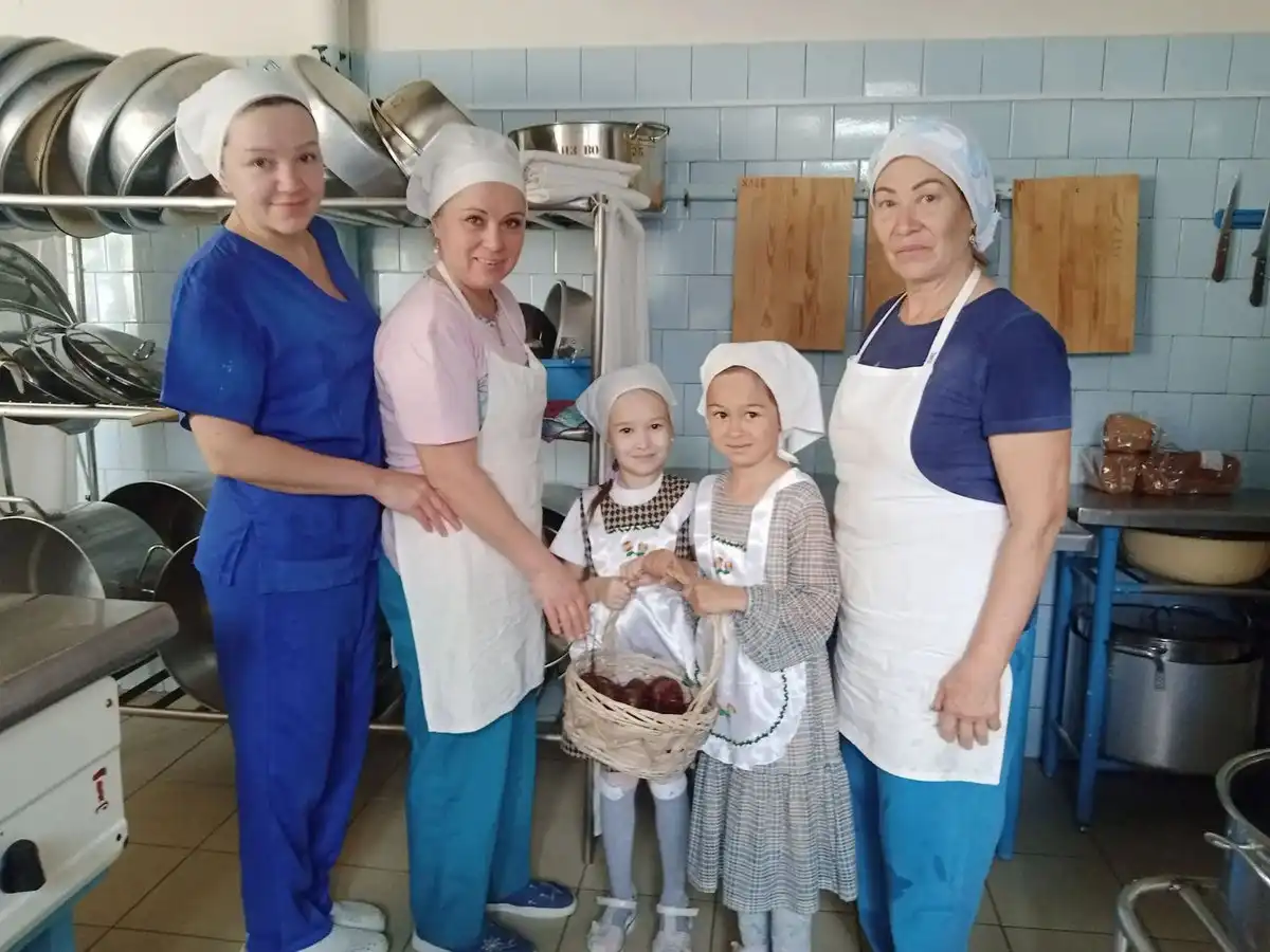 дети 83 детсада Нижнекамска собрали урожай свёклы и передали поварам
