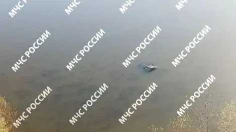 машина в воде