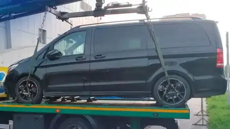 автомобиль марки Меседес