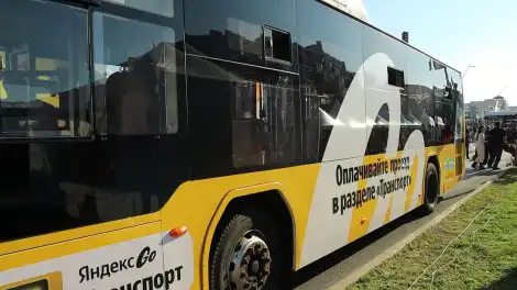 брендированный автобус Яндекс Go в Нижнекамске