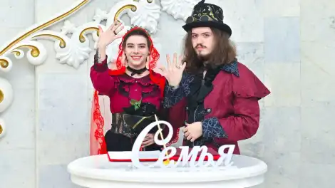 Молодожёны Азиз и Лина