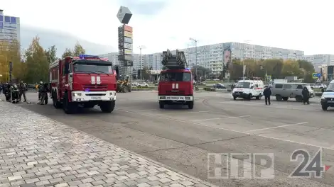 экстренные службы Нижнекамска у ТЦ Рамус Молл