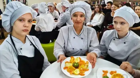 студенты-повара