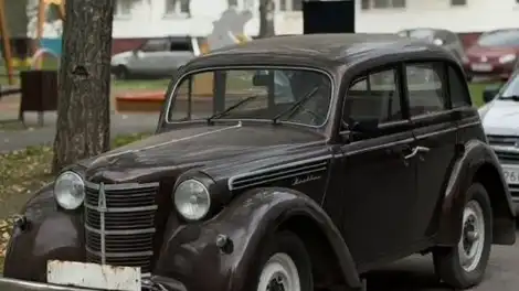 Москвич 1953 года на улице Нижнекамска
