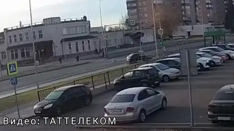 кадр видеозаписи момента аварии на Гагарина в Нижнекамске 20 октября 2026