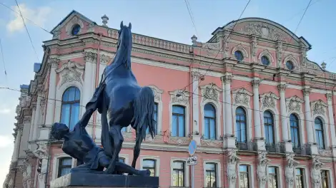 памятник в Санкт-Петербурге